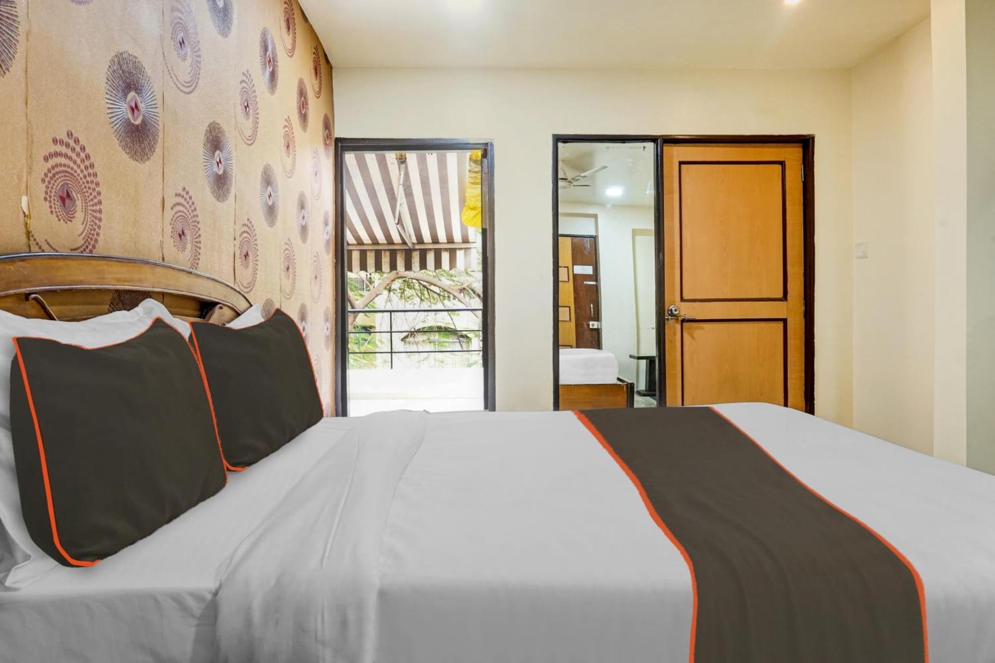 Hotel Galaxy Residency Kalyani Nagar Pune Exterior photo